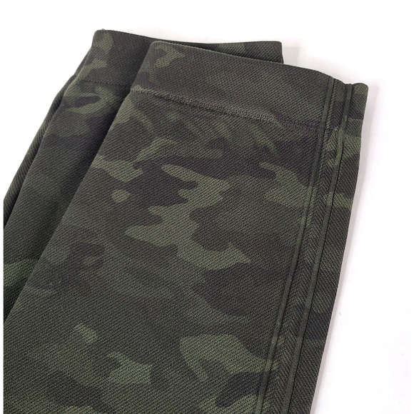 SPANX Look At Me Now Seamless Leggings XL Green Camo High Waist Full Length - Picture 5 of 10